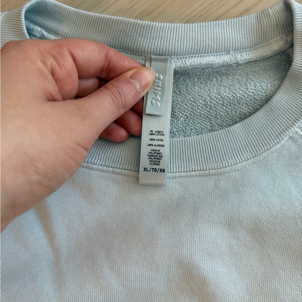 SKIMS Light Blue French Terry Crew Sweatshirt & Jogger Set - Picture 5 of 5